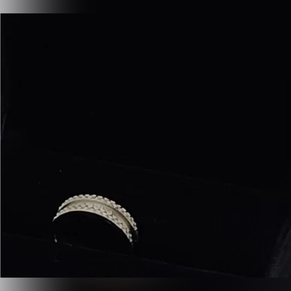 STUNNING Dolce & Gabbana Etched Silver Ring / Box Included!!! - Picture 6 of 7